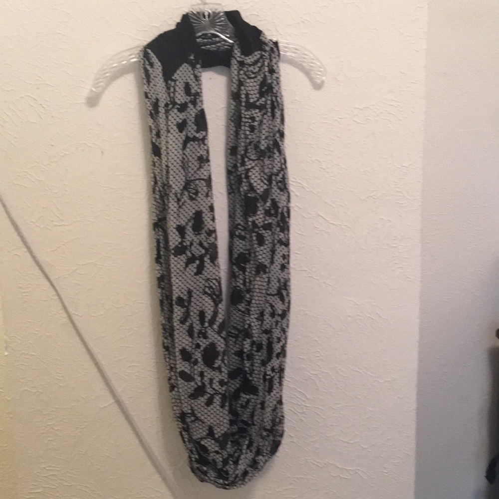 Black & White Scarf